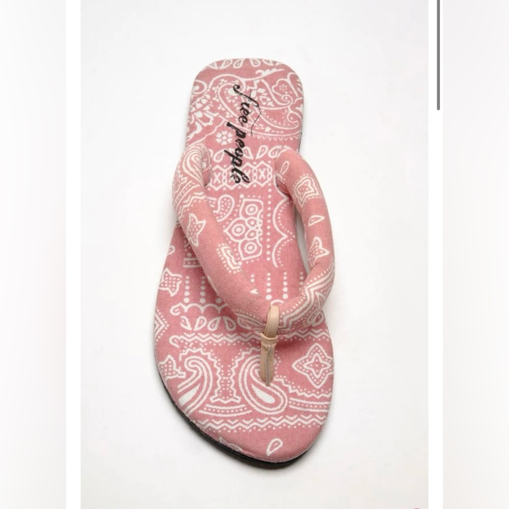 Free People Cotton Thong Sandal size 38 NWOT